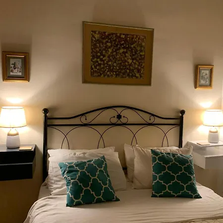 Santa Marija House Guest house Victoria