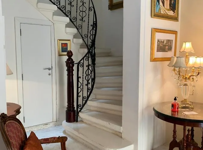 Santa Marija House Victoria