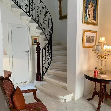 Santa Marija House Victoria