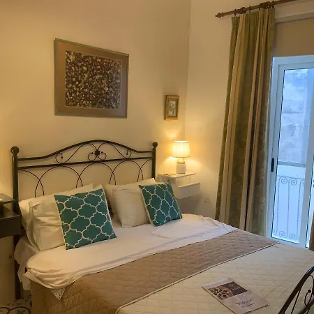 Santa Marija House 3*